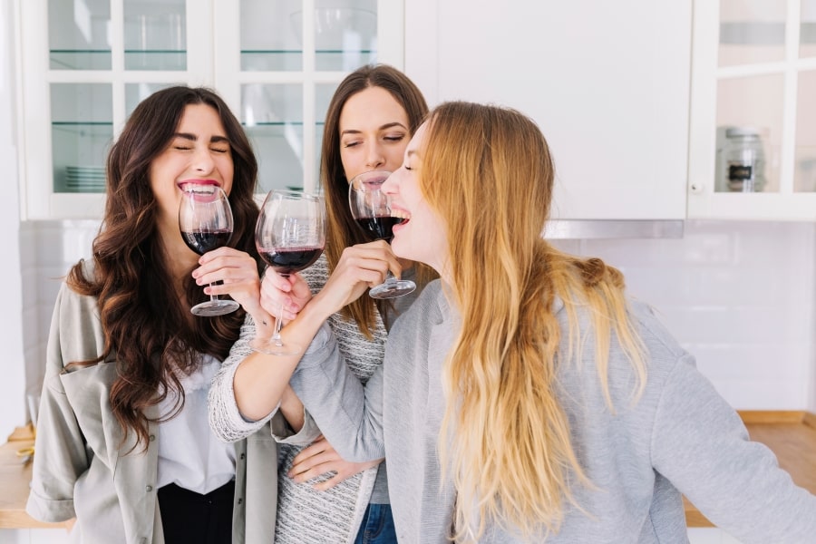 4 Gifts to Surprise Your Wine Drinking, Fun BFF